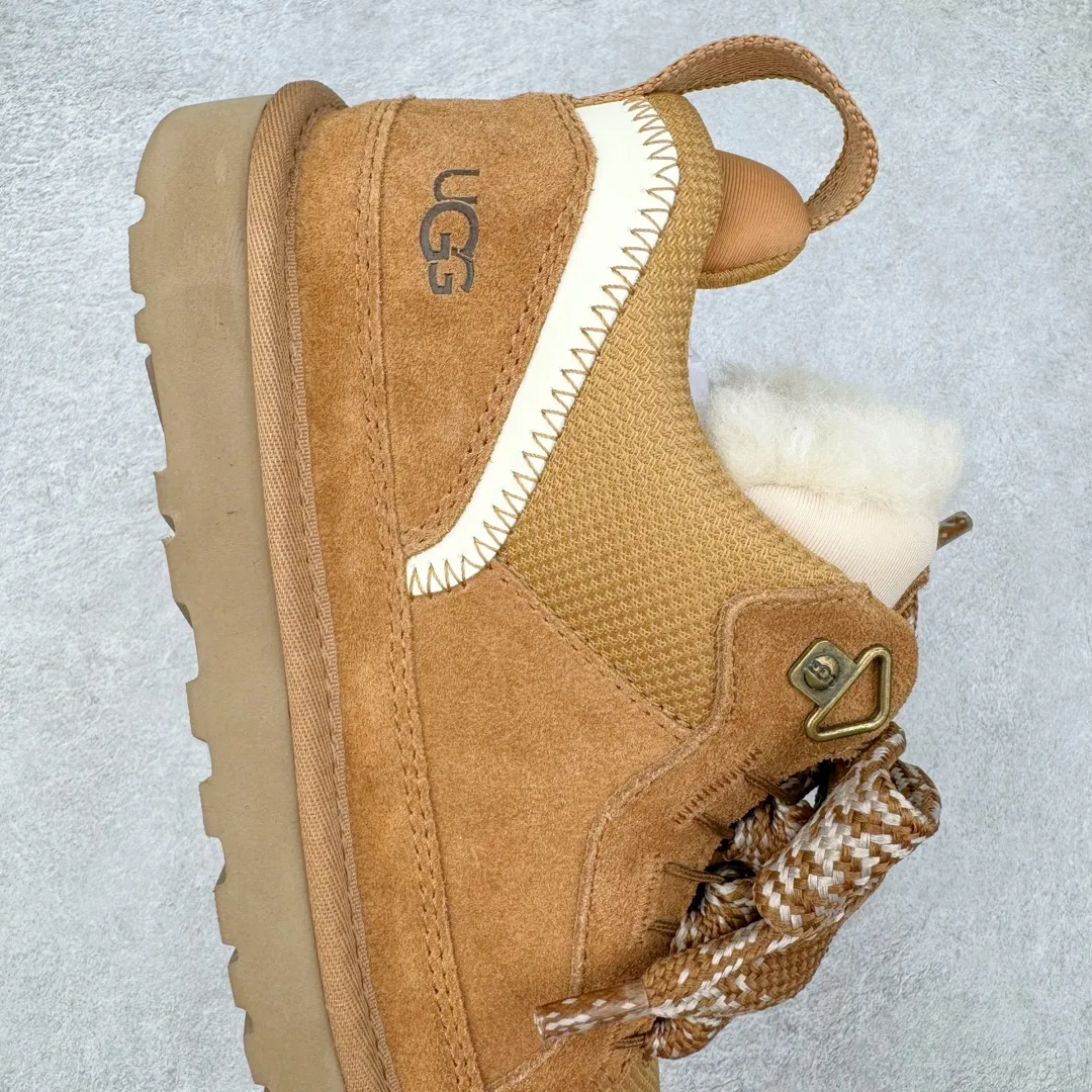 Pick up locally 💰640 UGG 4032 Meyer autumn and winter sheepskin and fur integrated snow boots. All shoes are made from the same factory as ZP. Longfeng A-grade Australian imported sheepskin and fur integrated men's and women's boots. Brand OEM production line. Fully follows the ZP process. OEM original pattern maker. Adhering to the principle of no original shoes and no development selection. Pay attention to every detail. The most authentic version on the market TREADLITE "Light Wing" technology outsole Lightweight/durable/flexible/pile size: 35 36 37 38 39 40 41 42 43 44 45 Coding: by3936030